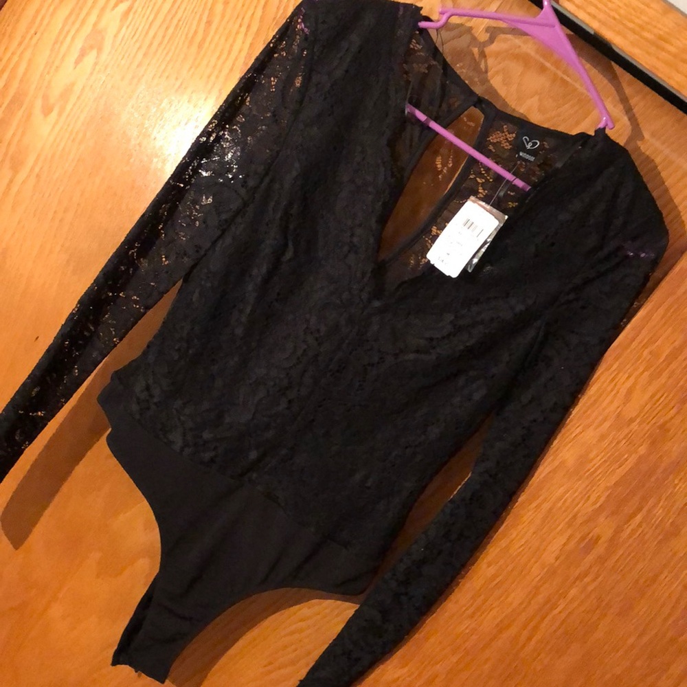 NWT lace v neck long sleeve